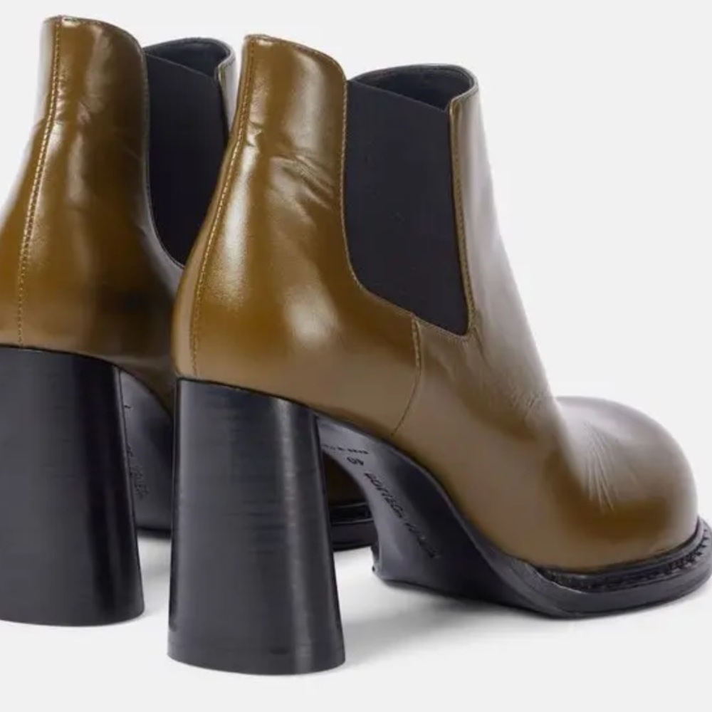 BOTTEGA VENETA Cliff Leather Ankle Boots Sz 40 $1400 Military Green